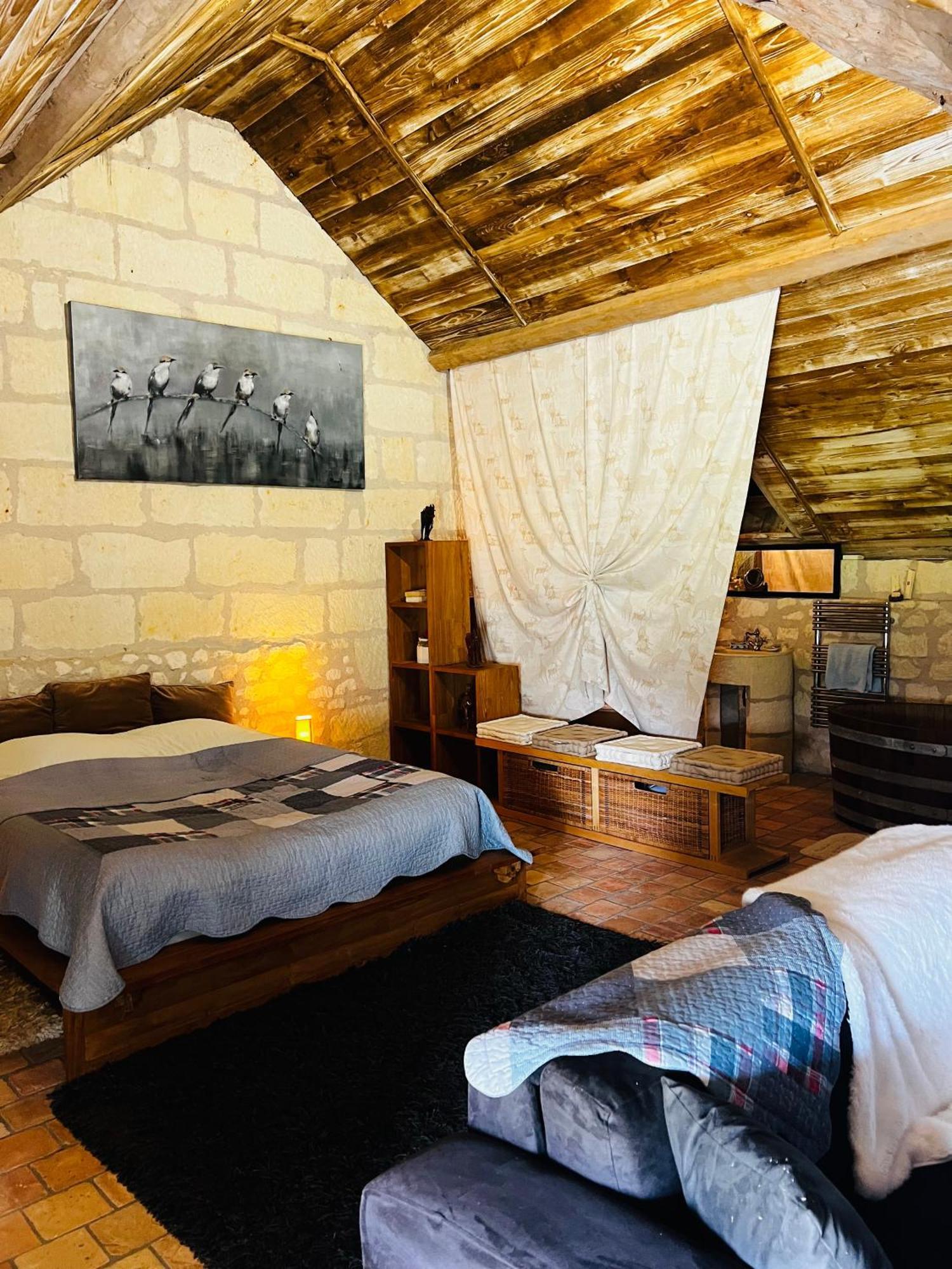 Allonnes  Chateau De La Thibaudiere - Chambre Du Tonneau المظهر الخارجي الصورة