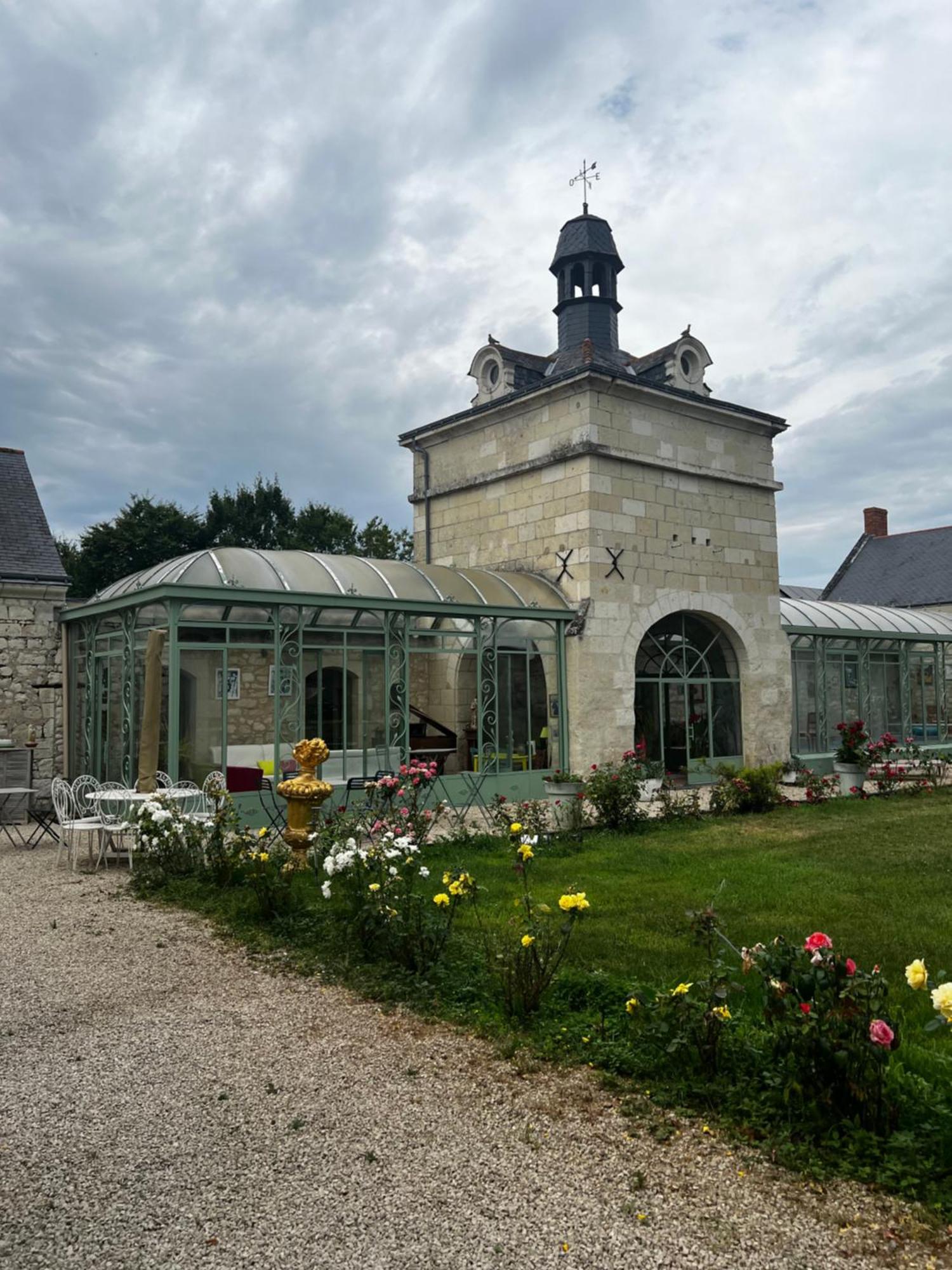 Allonnes  Chateau De La Thibaudiere - Chambre Du Tonneau المظهر الخارجي الصورة